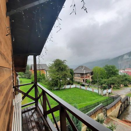 Вілла Carpathian Manor Яремче Екстер'єр фото